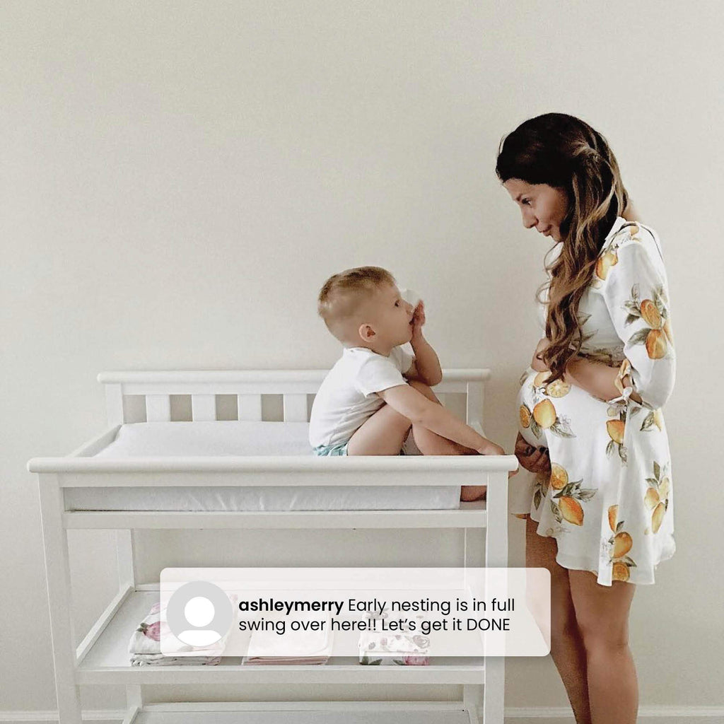 Flat Top Changing Table with Wheels and Changing Pad U186